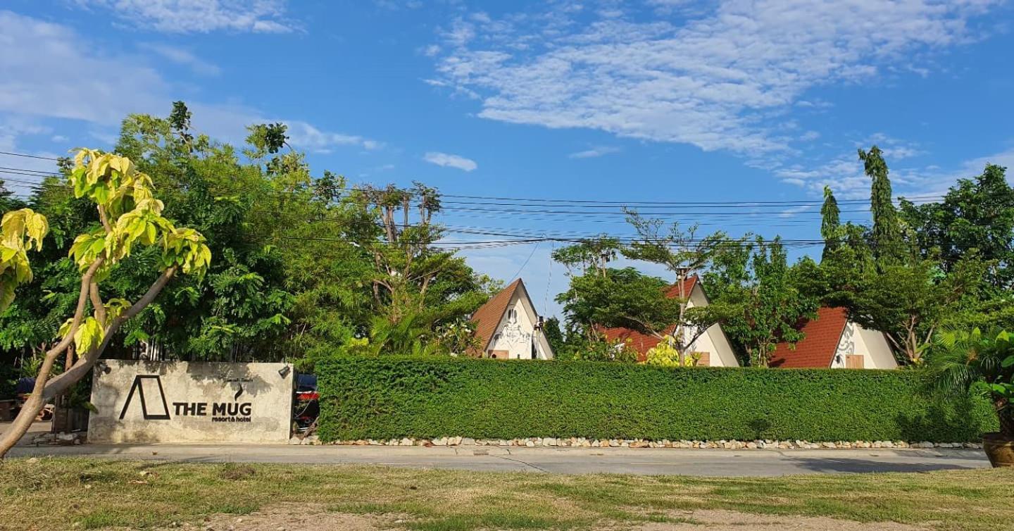 The Mug Resort Chonburi Extérieur photo