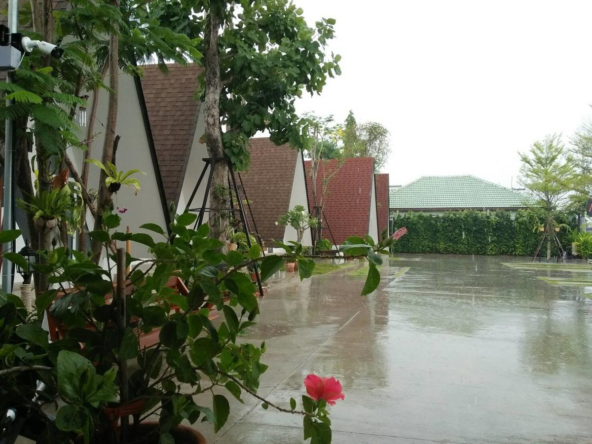 The Mug Resort Chonburi Extérieur photo