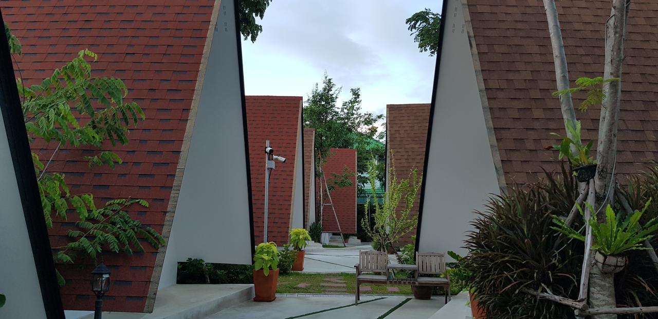 The Mug Resort Chonburi Extérieur photo